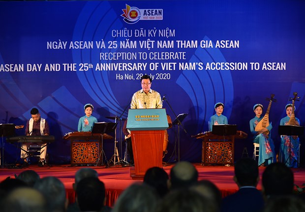 Deputy PM: Joining ASEAN marks strategic decision of Vietnam hinh anh 1