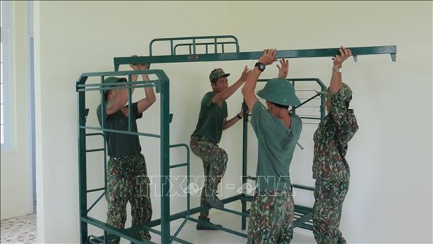 Soldiers on the front line of COVID-19 battle hinh anh 2