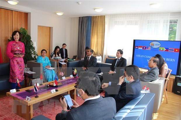 Vietnamese embassy chairs meeting of ASEAN Committee in Bern