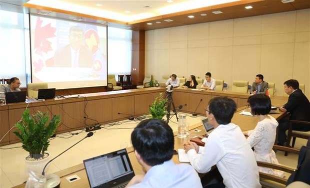 Vietnam lauds Canada’s support to ASEAN in COVID-19 fight hinh anh 1