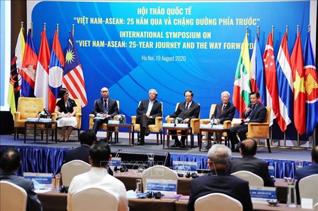 Vietnam actively contributes to ASEAN’s developments: official hinh anh 2