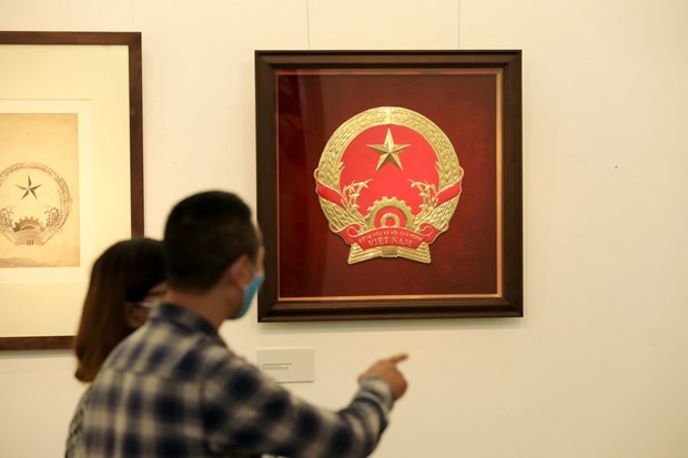 Original sketches of Vietnam’s national emblem on show hinh anh 1