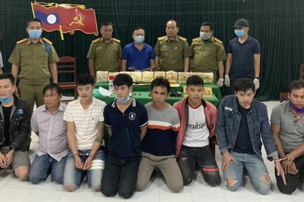 Eight Lao nationals caught smuggling 10kg of meth into Vietnam hinh anh 1