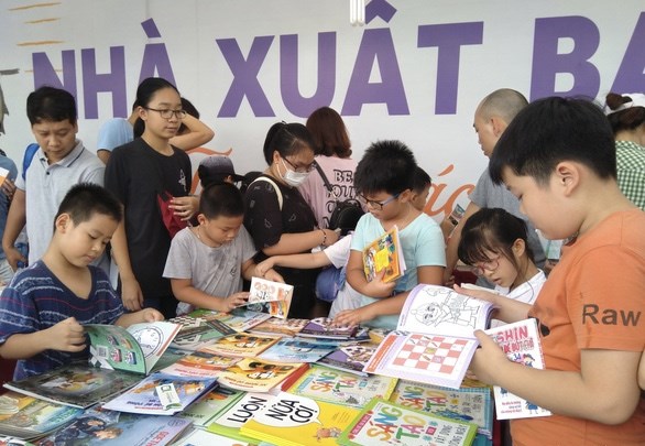 Reading culture still not flourishing, despite growth in book titles hinh anh 1
