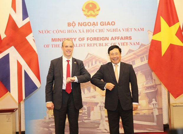 Vietnam, UK to develop strategic partnership to higher level: officials