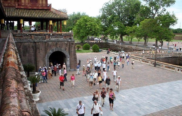 Tourists eager to resume domestic travel hinh anh 1
