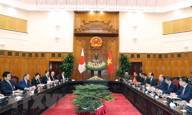 Vietnamese, Japanese PM hold talks hinh anh 1