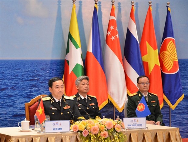 ASEAN navy chiefs call for stronger co-operation hinh anh 1