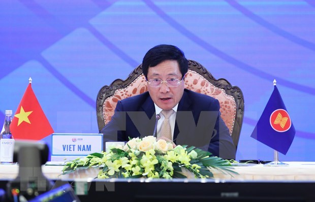 ASEAN moves firmly, collectively ahead: FM Pham Binh Minh