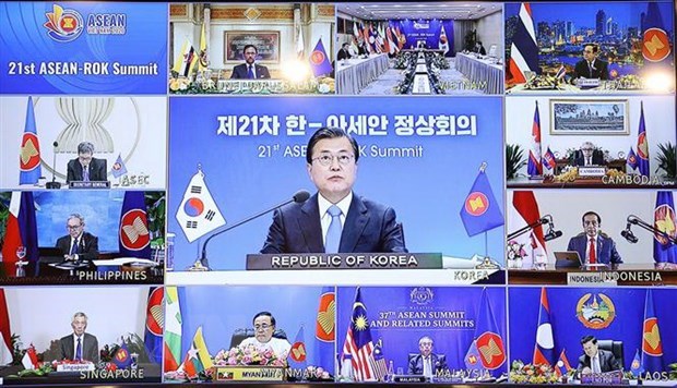 Vietnamese PM chairs 21st ASEAN-RoK Summit