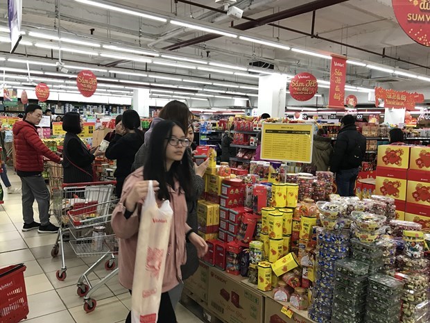 Retailers rush to expand market share hinh anh 1