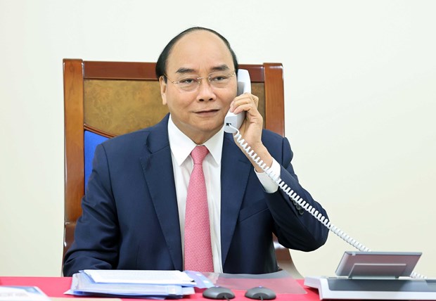 Vietnamese, Dutch PMs hold phone talks hinh anh 1