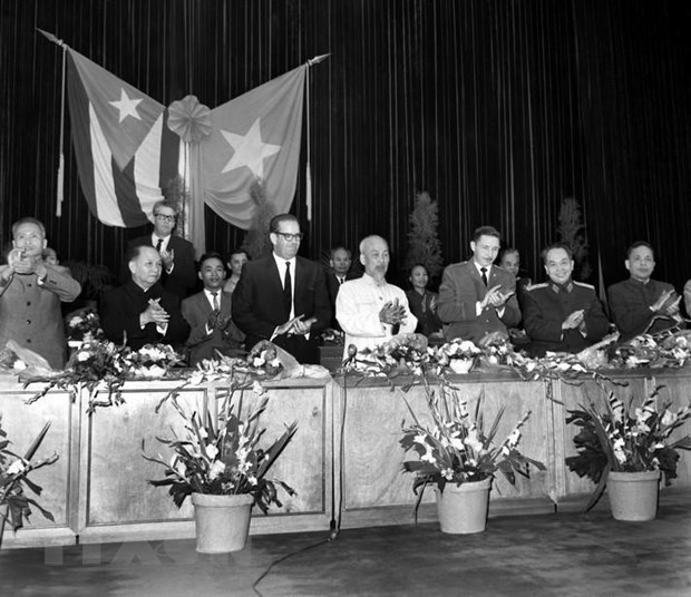 Vietnam, Cuba write new pages in glorious history hinh anh 1