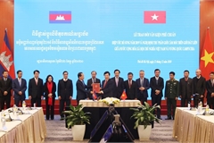 Legal documents on Vietnam-Cambodia border demarcation, marker planting take effect