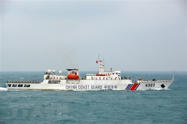 Vietnamese, Chinese coast guards conduct joint patrol in Tonkin Gulf hinh anh 2