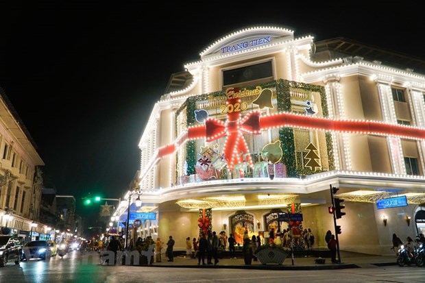 Christmas atmosphere overwhelms localities nationwide hinh anh 1