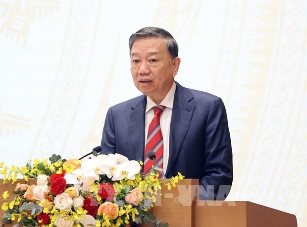 Practical measures needed to handle unlawful returns: Minister hinh anh 1