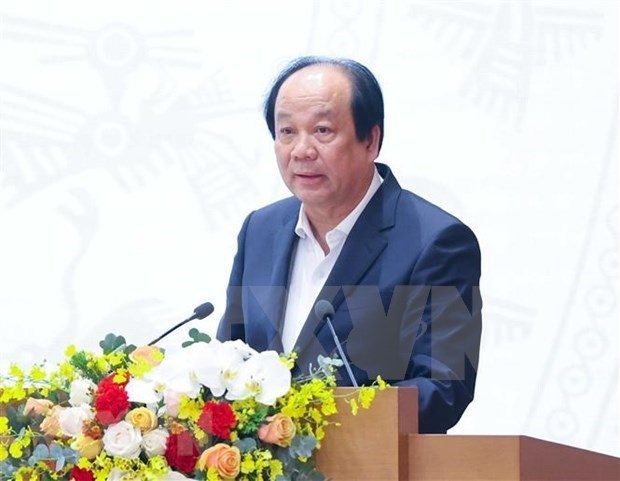 Gov't issues resolutions to develop socio-economy, improve business climate hinh anh 2