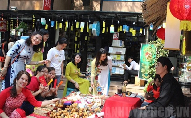 HCM City’s Book Street celebrates 5th birthday hinh anh 1