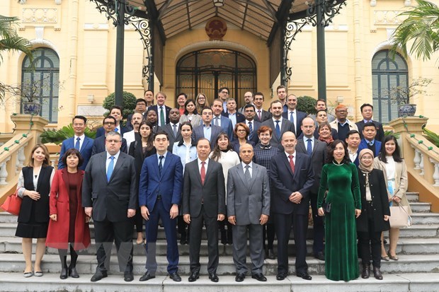 Foreign correspondents contribute to promoting Vietnam’s image: Deputy FM hinh anh 2