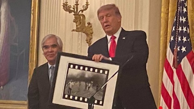 Photographer behind ‘napalm girl’ photo awarded US’s National Medal of Arts