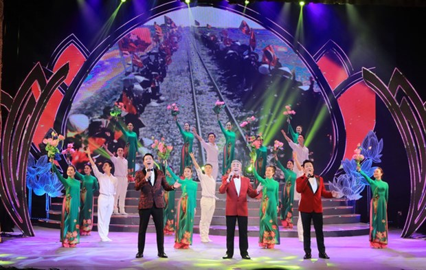 Close to 1,000 artists to join music gala celebrating 13th National Party Congress hinh anh 1