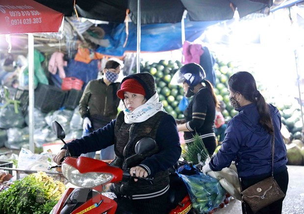 Hanoi: Fines of 1-3 million VND imposed for not wearing facemasks in public places hinh anh 1