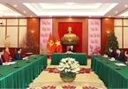 Top leaders of Vietnam, Cuba hold phone talk
