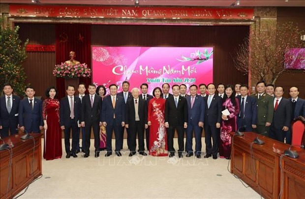 Top leader wishes Hanoi prosperous New Year hinh anh 4