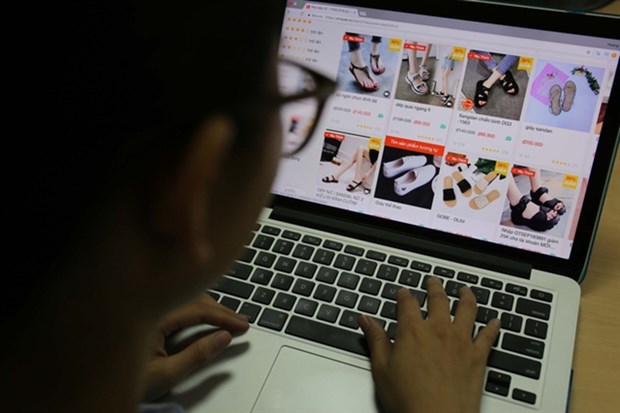 More people in rural areas shopping online hinh anh 1