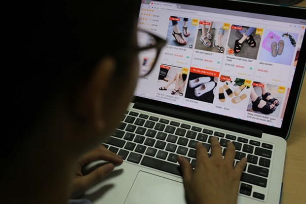 More people in rural areas shopping online hinh anh 1