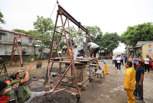 Around 300-kg bronze drum being made to mark national elections hinh anh 2