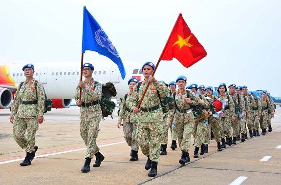 Second group of Vietnam’s level-2 field hospital No. 3 departs for South Sudan hinh anh 1
