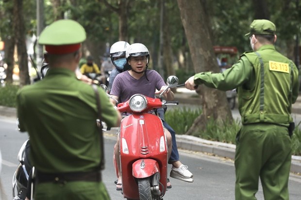 PM orders improving efficiency of anti-COVID-19 pandemic hinh anh 1