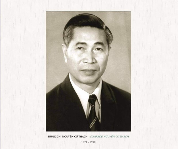 Photo book on diplomat Nguyen Co Thach debuts hinh anh 2