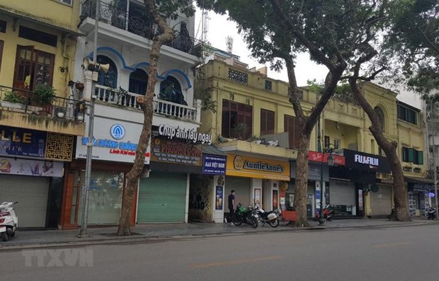 Hanoi shuts down on-site restaurants, hair salons hinh anh 1