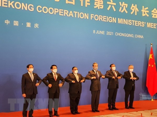 ASEAN-China cooperation: commitments to handling urgent issues hinh anh 2