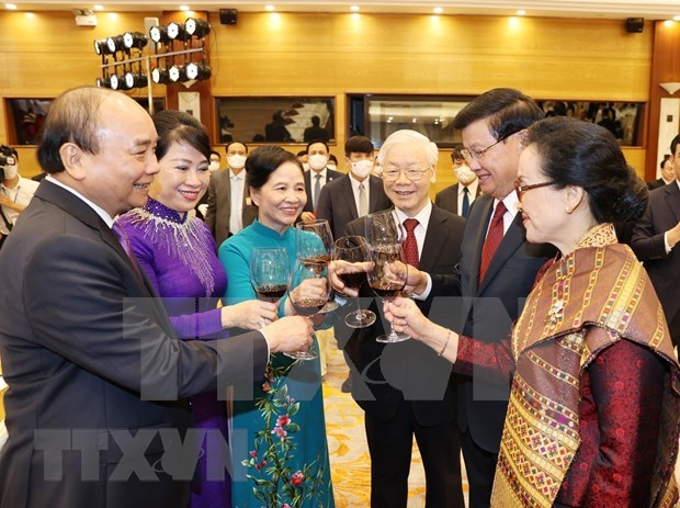 Vietnam and Laos issue joint statement