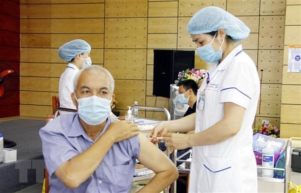 Vietnam aims for herd immunity in late 2021, early 2022 hinh anh 1