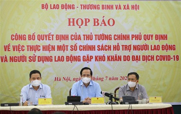 Employees, employers able to access 1.13 bln USD support package from July 8 hinh anh 2