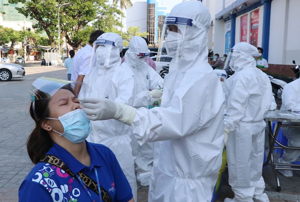 COVID-19: Ministry to mobilise 10,000 medical workers to aid HCM City hinh anh 1