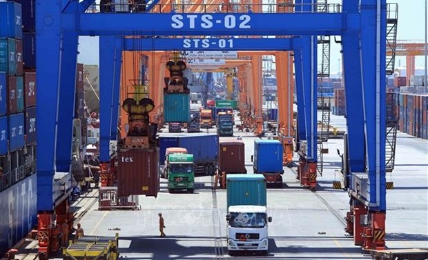 Vietnamese, German firms sign contract for supply of container cranes hinh anh 1