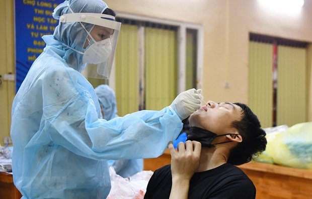 Vietnam records 8,429 new COVID-19 cases on August 3 hinh anh 1