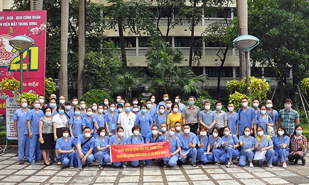 Hanoi sends medical workers to support HCM City in COVID-19 fight hinh anh 1