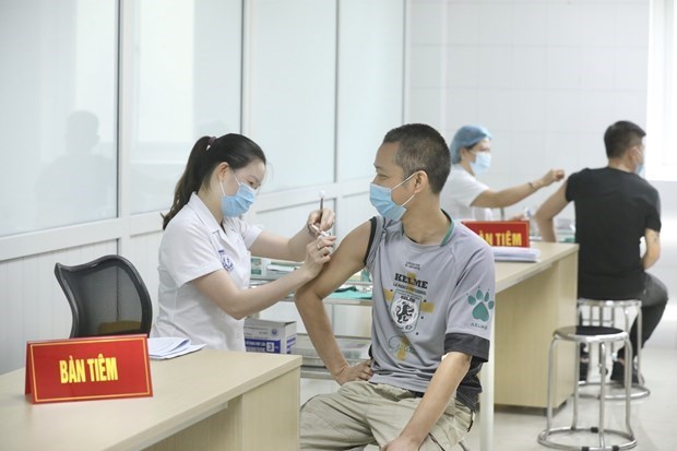 Ministry supports expanding areas for third-phase trials of Nanocovax hinh anh 1