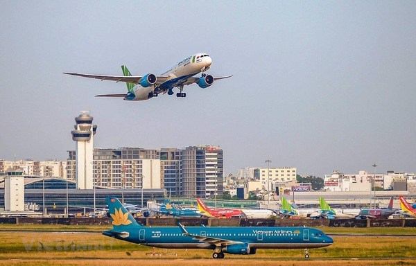 CAAV asks airlines to halt selling domestic flight tickets hinh anh 1
