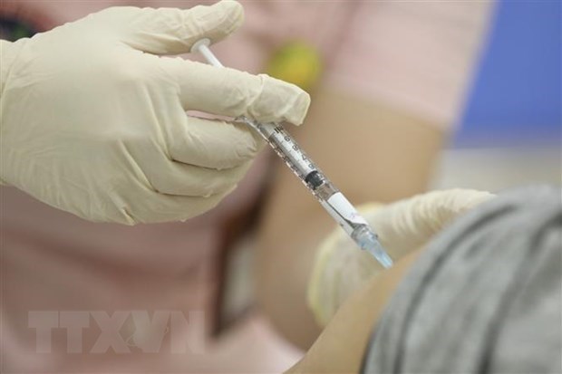 Volunteers get second Covivac vaccine shots in second trial phase hinh anh 1