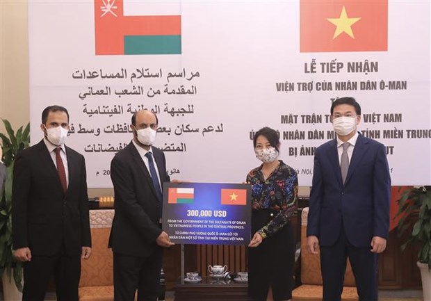 Oman offers aid for Vietnam’s flood-hit central provinces hinh anh 1