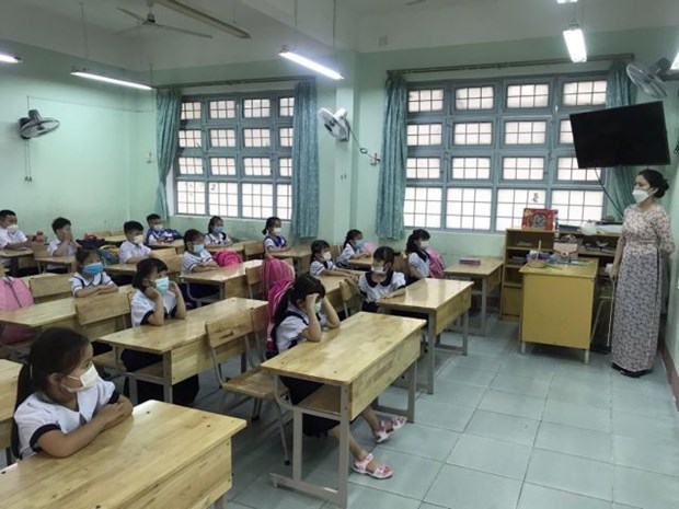 Many localities prepare scenarios to allow students back to school hinh anh 1