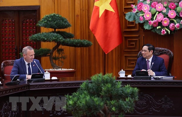 UK ranks among top economic partners of Vietnam: PM hinh anh 1